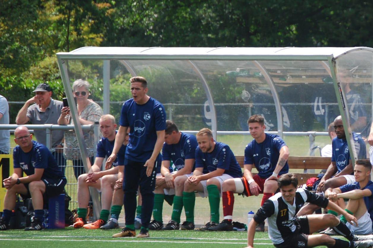Trainerscarrousel: Minor, Partij en Heijen moeten op zoek naar nieuwe trainer; Jan Trienekens na de 